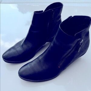 Elegant Black Ankle Boots